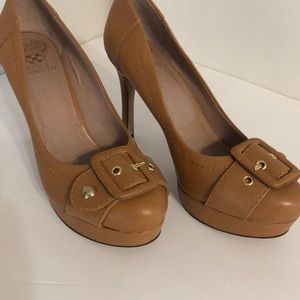 Vince Camuto Size 9.5 Leather Camel 4" heel